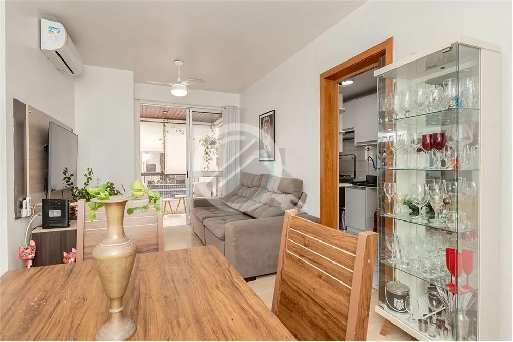 Imagem Excelente apartamento ensolarado, em andar alto, com 3 dormitórios, sala dois ambientes, cozinha, u...