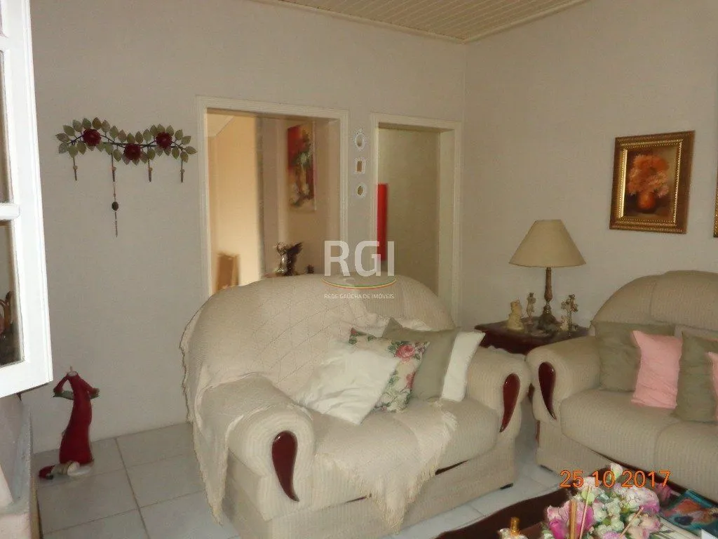 Imagem Casa para Venda - 380m², 2 dormitórios, sendo 1 suites, 1 vaga - Nonoai