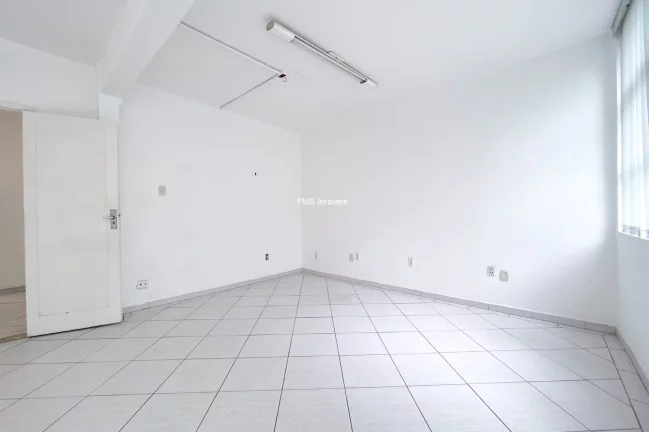 Imagem Conjunto Comercial de Alto Padrão na Consolação: 3 Salas, 1 Vaga, 84m² - Venda ou Locação em São Paulo-SP!