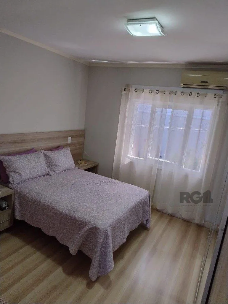 Imagem Casa de 3 dormitórios no bairro Mário Quintana