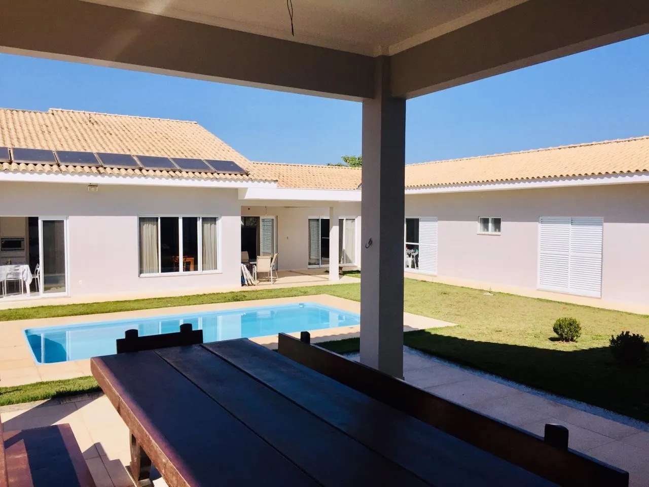Imagem Casa Térrea no Condomínio Portal do Sabia - 350m² de Construção, 3 Suítes (1 Master), Piscina e Espaço Gourmet