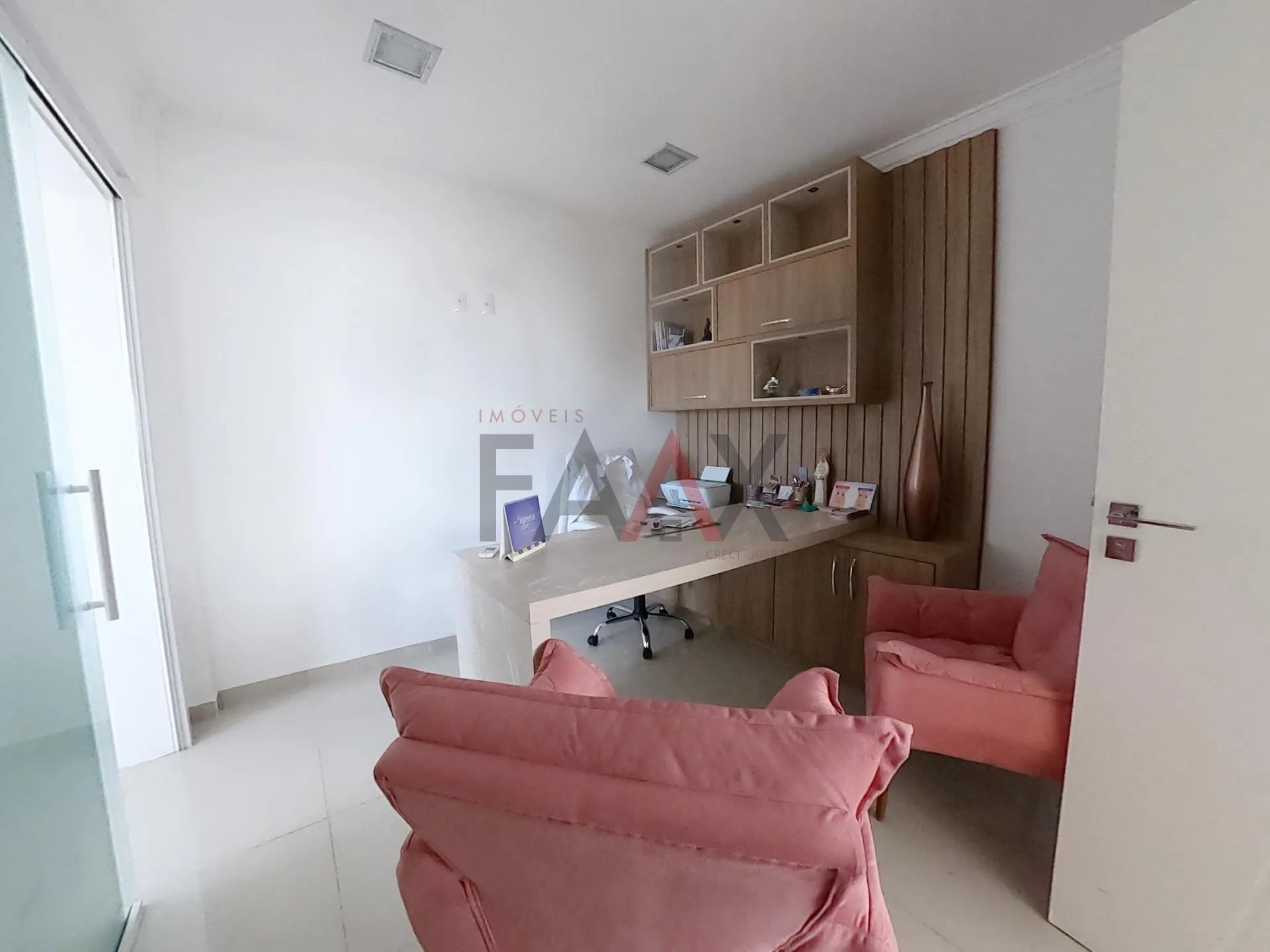 Imagem Sala Comercial no centro próximo do Hospital Santa Tereza e de Igrejas e comerci