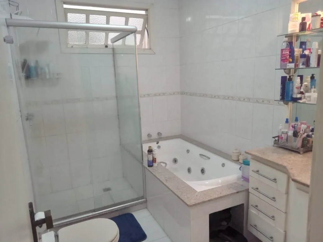 Imagem Casa sobrado Comercial e Residencial de 4 dormitórios e 6 banheiros e 5 vagas de garagem