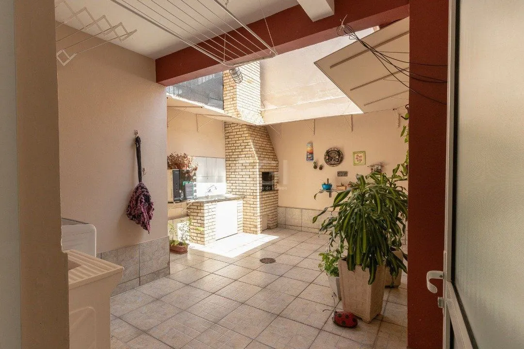 Imagem Sobrado para Venda - 150m², 3 dormitórios, sendo 1 suites, 1 vaga - Morro Santana