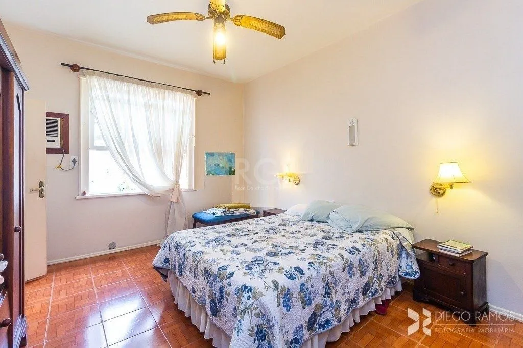 Imagem Casa térrea à venda, com 2 suites, 3 banheiros, edicula, pátio, 2 vagas - Bairro Medianeira