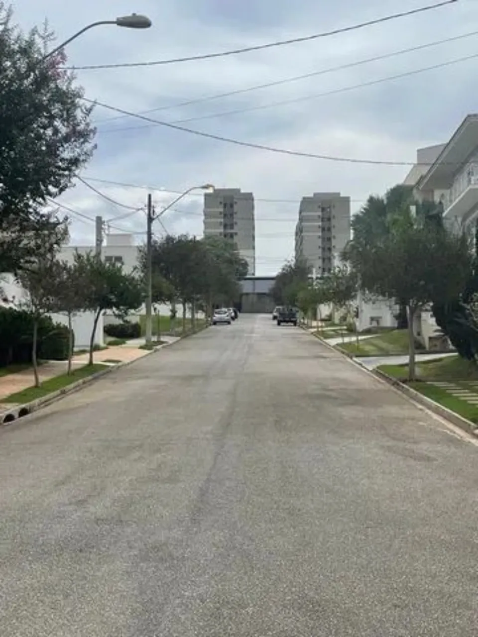 Imagem Terreno em Condomínio de Luxo em Sorocaba-SP, Bairro Jardim Eltonville 410m² de Área