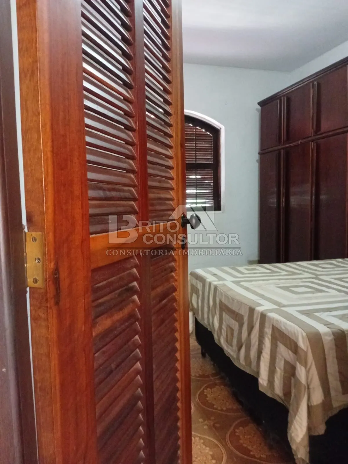 Imagem Vendo Casa com 3 Quartos, 450 m², em Barro Vermelho, São Gonçalo/RJ