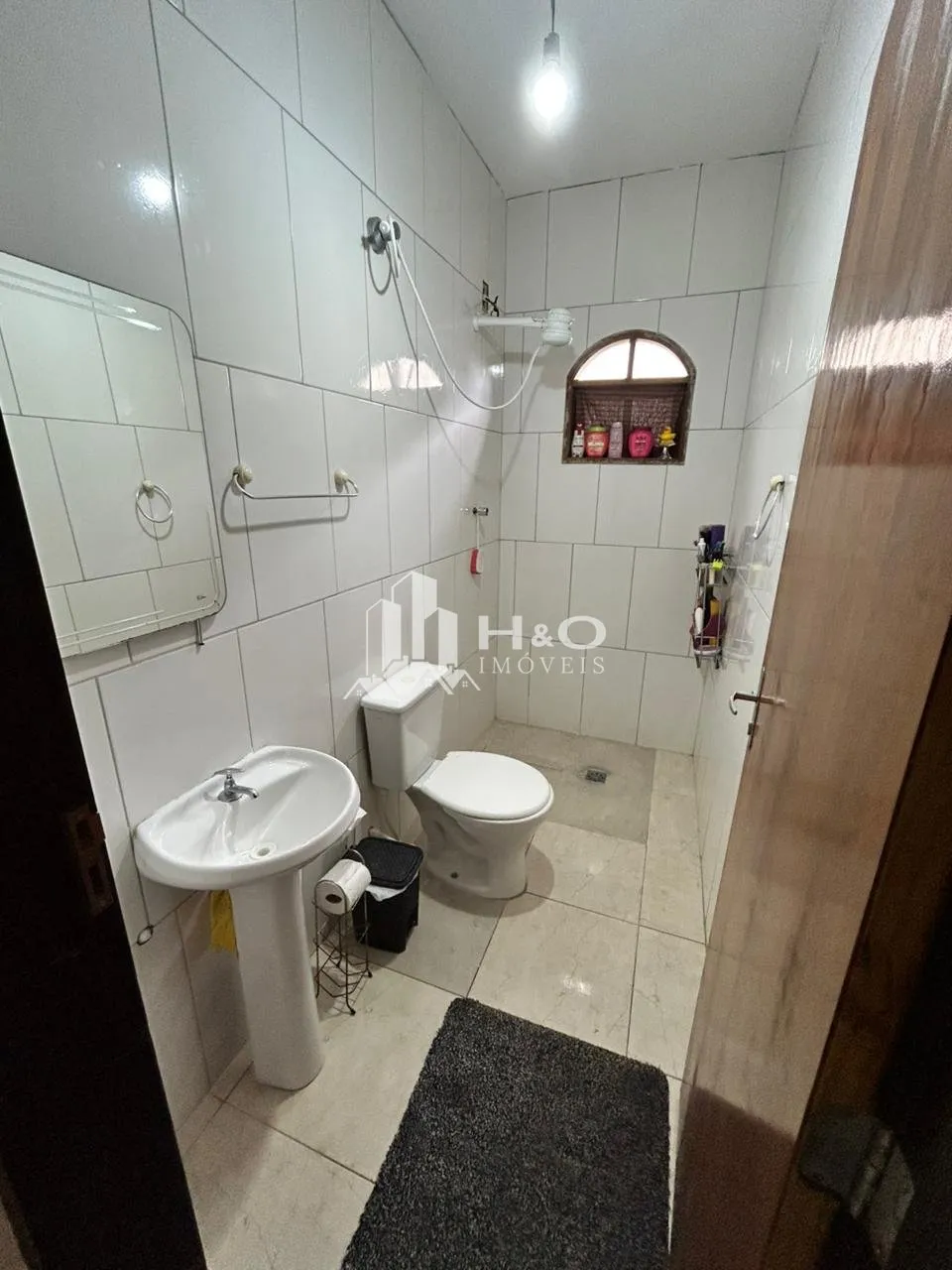 Imagem Casa Ampla à Venda na Fazenda Aricanduva - 4 Dormitórios, Suíte, Edícula e Quintal! 200m2 - R$545.000,00
