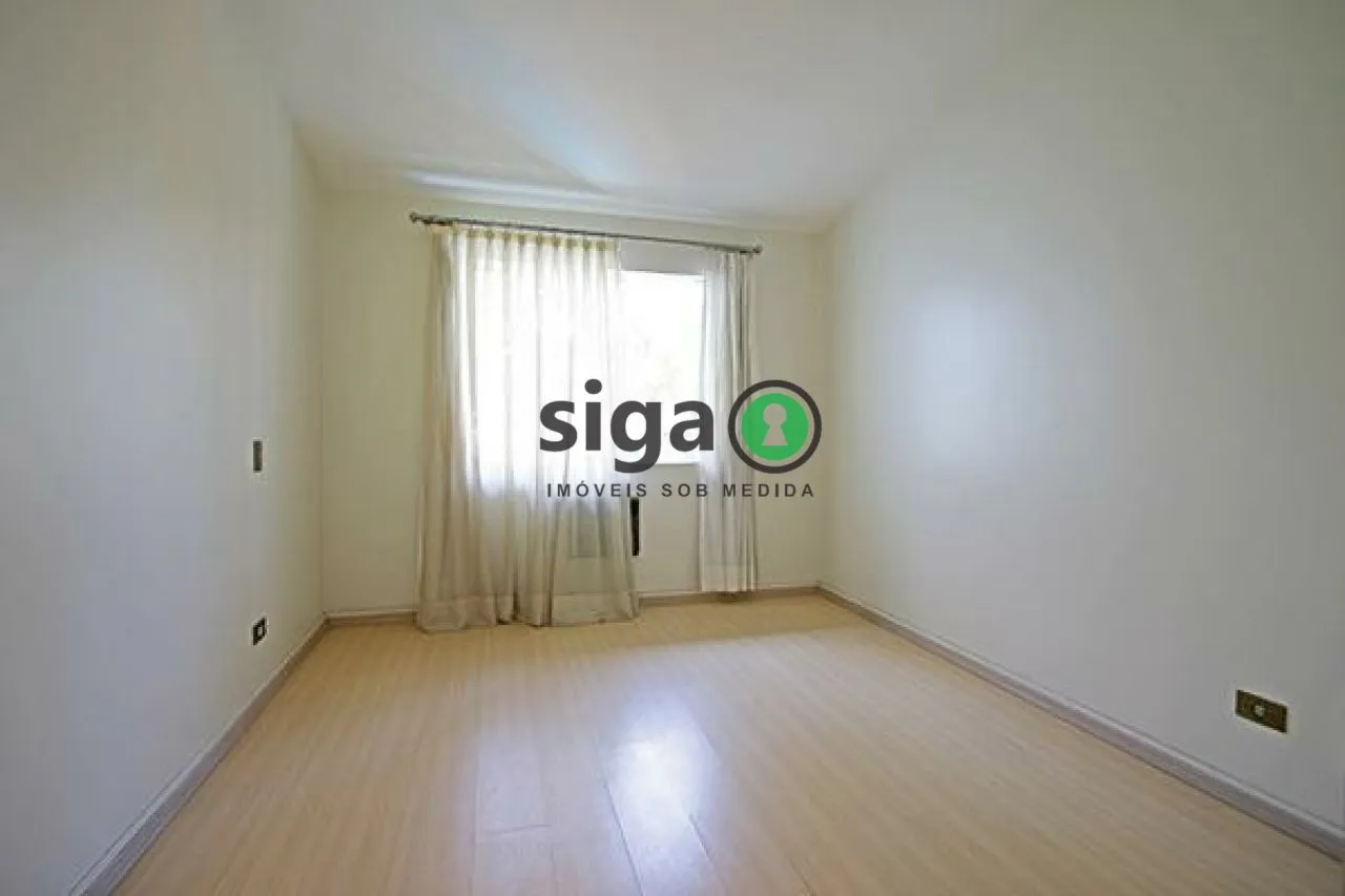 Imagem Casa á Venda no Jardim Marajoara - 450m², 3 quartos, 6 vagas