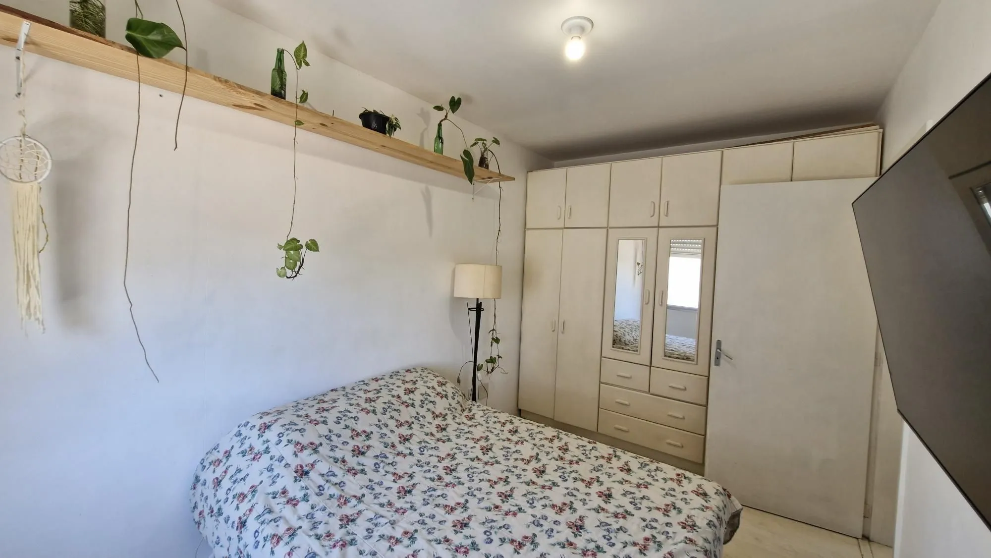 Imagem Excelente Apartamento de dois Dormitórios perto do Bourbon Aparício Borges.