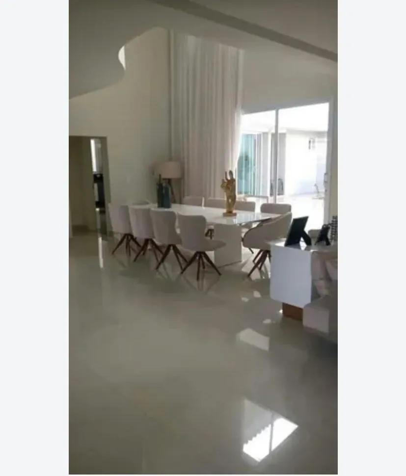 Imagem Casa Alto Padrão Localizada no Condominio Vila dos Inglezes.