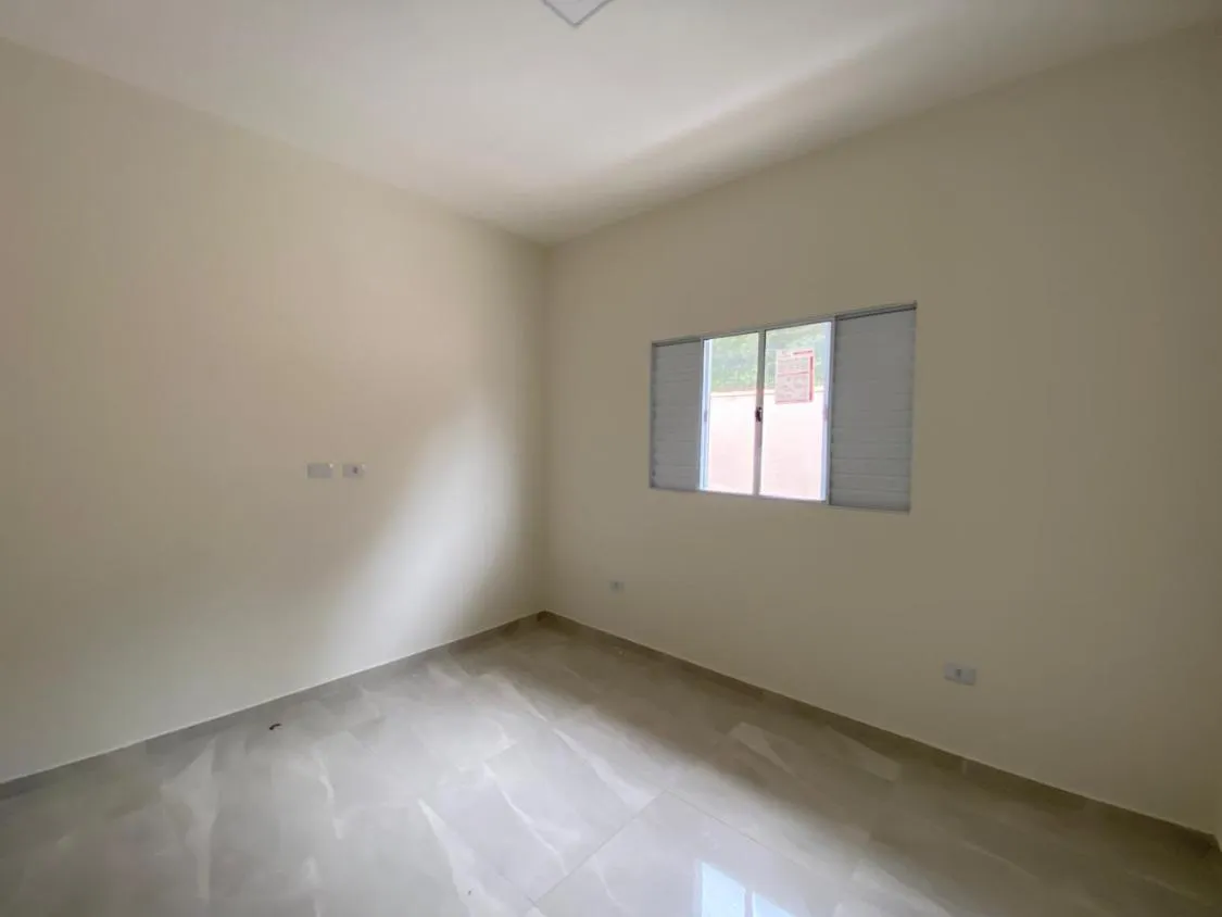 Imagem LONDA CASA COM PISICNA NO RAUL CURY