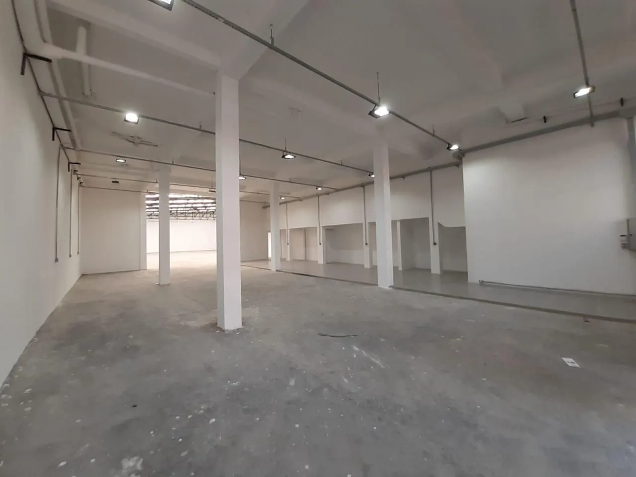 Imagem MÁFFER IMÓVEIS ALUGA DEPÓSITO COMERCIAL Localizado em região estratégica do bairro São Geraldo, com acesso facilitado às principais vias da cidade, Aeroporto, BR-290 (Freeway) e CEASA.