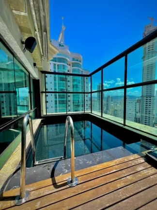Imagem Cobertura Quadra Mar com 4 suítes e piscina à venda - Balneário Camboriú/SC