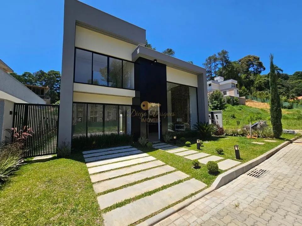 Foto do imóvel Casa em Condomínio para Venda em Teresópolis / RJ em Estrada José Gomes da Costa Júnior