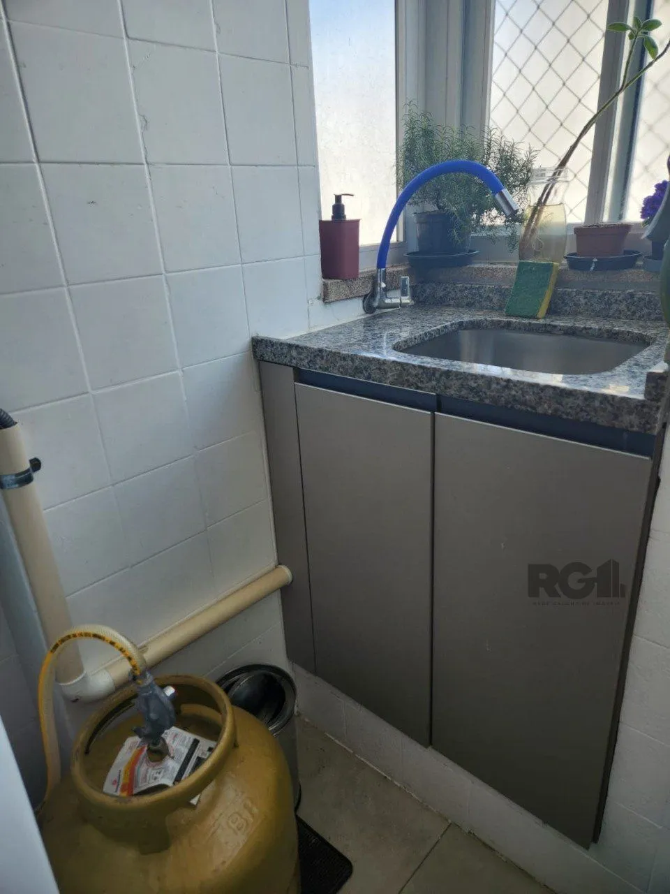 Imagem Apartamento de 1 quarto e uma vaga de garagem no bairro Floresta em Porto Alegre