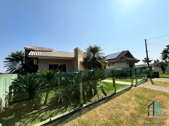 Imagem Casa moderna, 04 quartos c/suítes, piscina, área de laser em São Miguel do Oeste PR