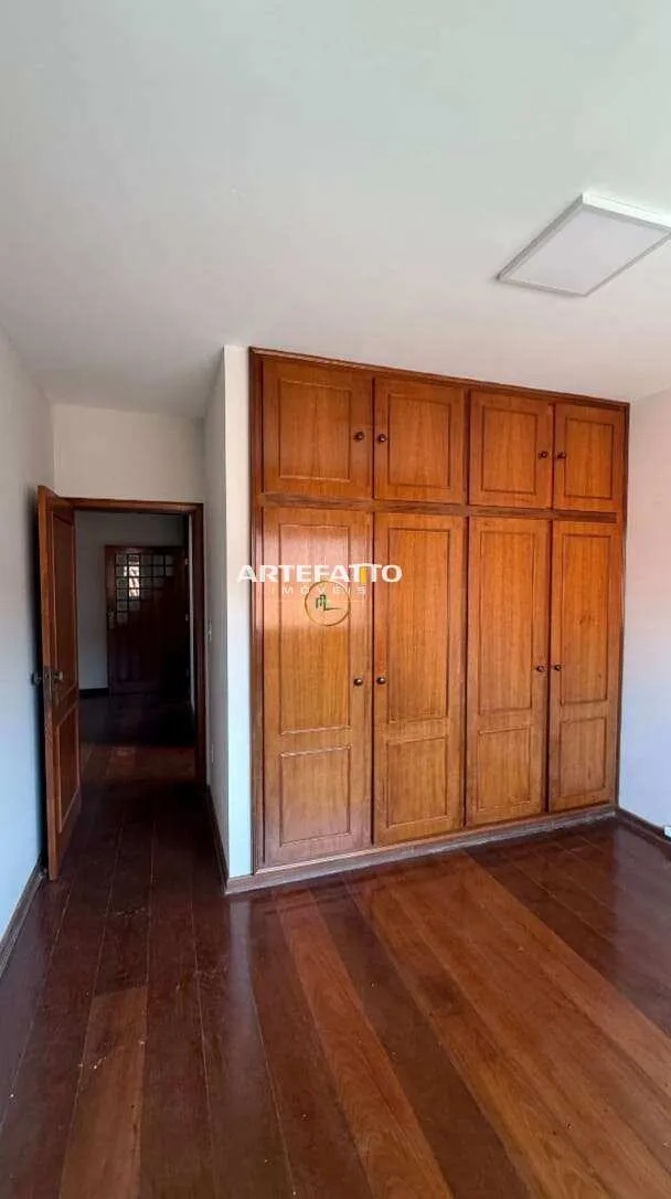 Imagem Casa para alugar em Franca, Estação, com 12 quartos, 298m2