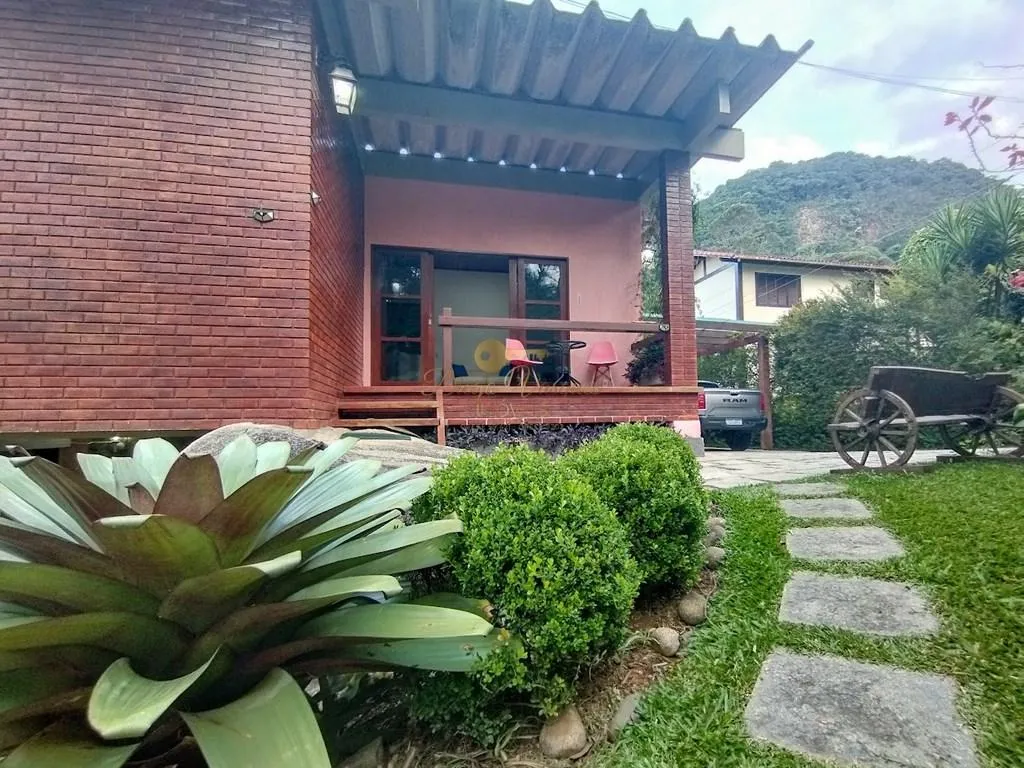 Imagem Casa em Condomínio para Venda em Teresópolis / RJ no bairro Granja Guarani