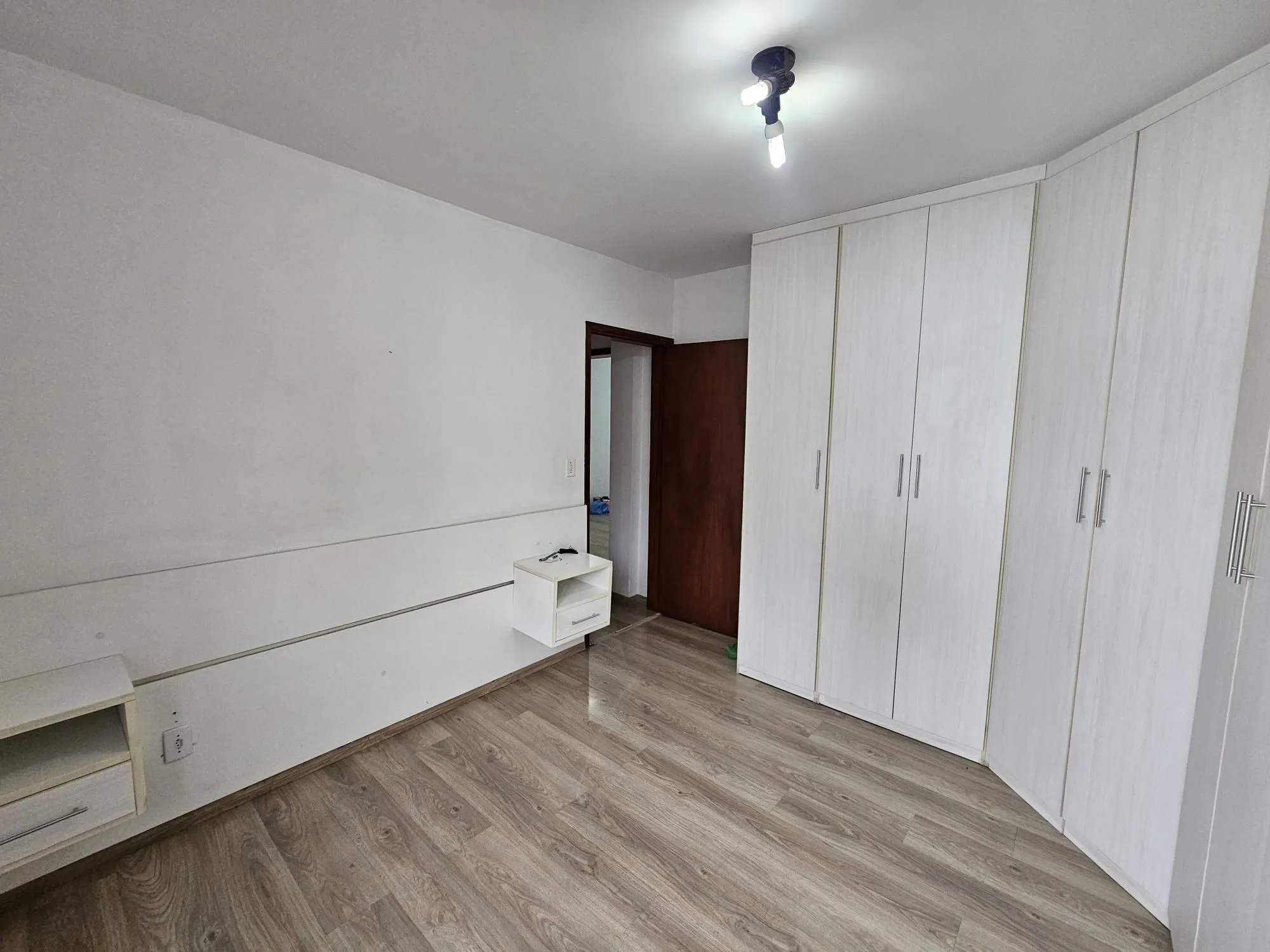 Imagem CIDADE BAIXA COM SACADA E VAGA DE GARAGEM