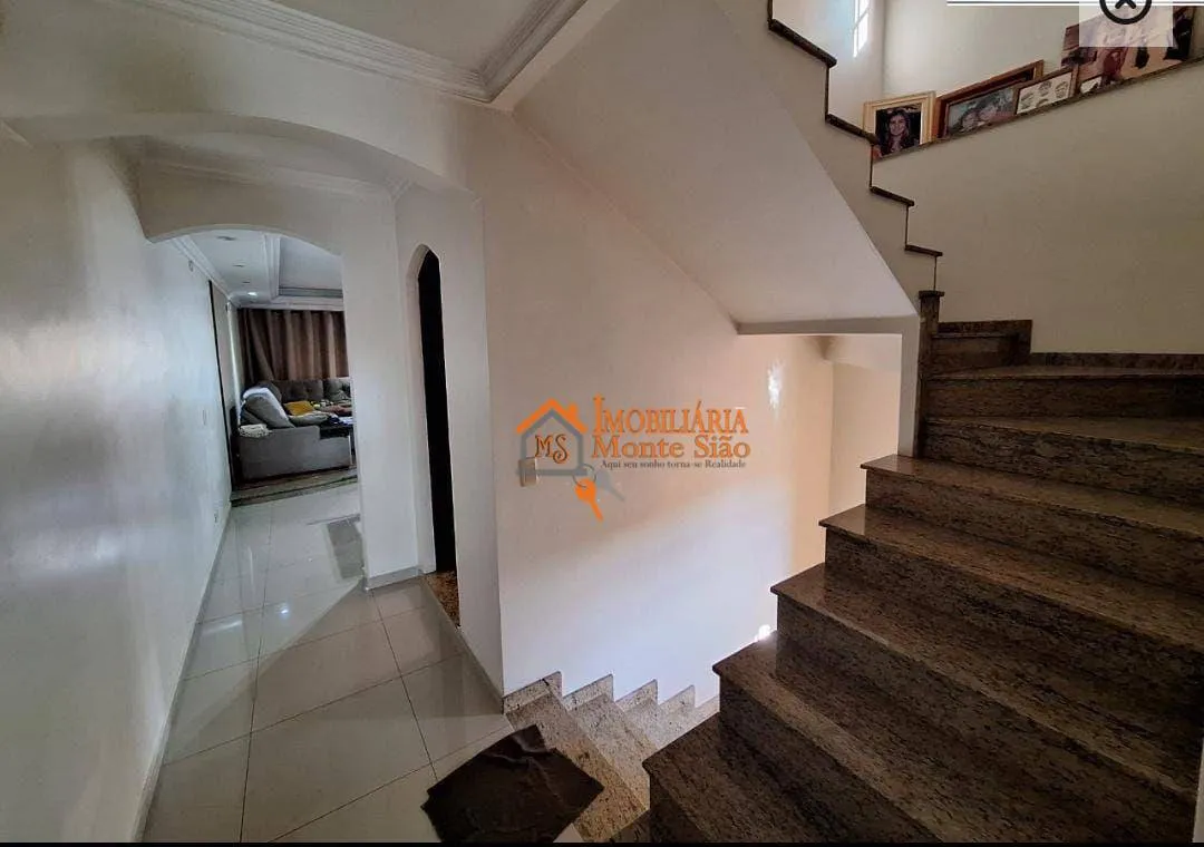 Imagem Sobrado com 4 dormitórios à venda, 255 m² por R$ 1.100.000,00 - Jardim Cumbica - Guarulhos/SP