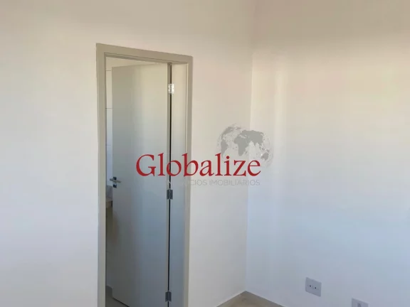 Imagem Sobrado triplex à venda com 94m², 2 suítes, piscina e vaga por R$588.905,00 em Santos