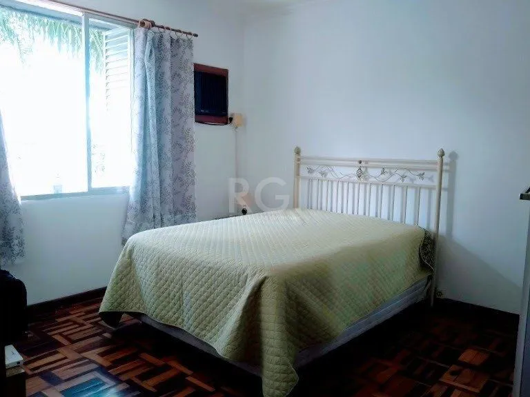 Imagem Apartamento para Venda - 88.61m², 4 dormitórios, 1 vaga - Menino Deus