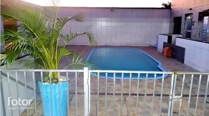 Imagem Casa em Condomínio para Venda em São Pedro da Aldeia / RJ no bairro Rua do Fogo