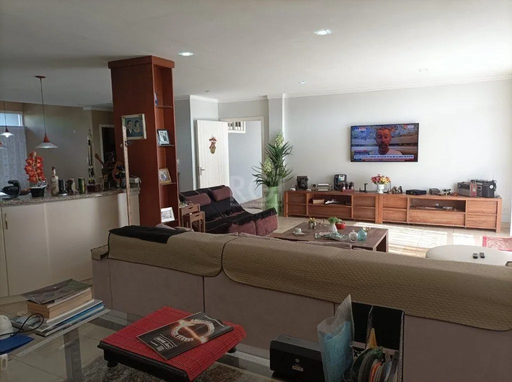 Imagem Casa para Venda 3 dormitórios 2 vagas - Capão Novo