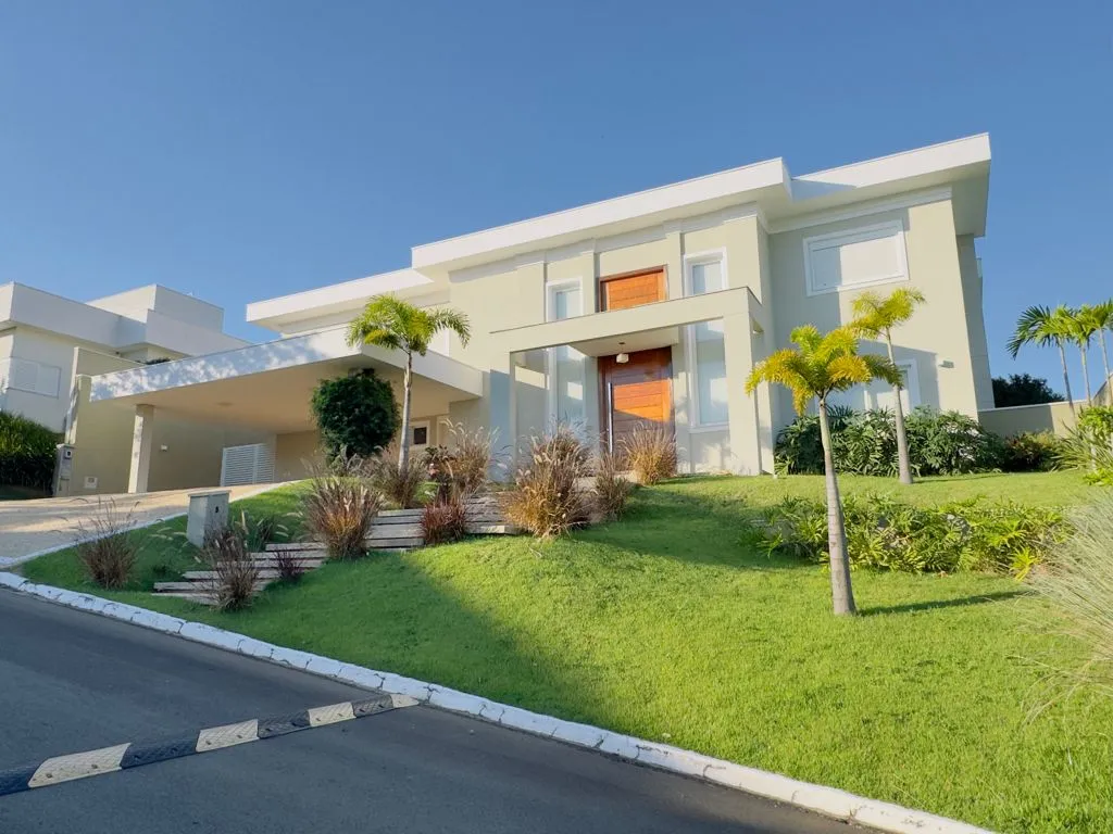 Foto do imóvel Casa de Luxo em Condomínio à Venda em Valinhos-SP, 4 Suítes, 3 Salas, 7 Banheiros, 4 Vagas de Garagem 460m²