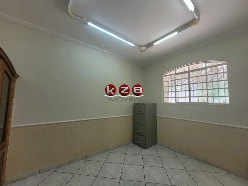 Imagem Casa Comercial à Venda em Valinhos-SP - Vila D'agostinho: 02 Quartos, 3 Salas, 1 Banheiro, 2 Vagas de Garagem, 182,00 m² de Área.