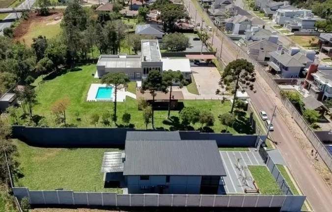 Imagem Casa Alto Padrão com 3 Quartos à Venda em Butiatuvinha – 455m