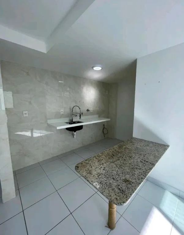 Imagem Apartamento com 3 quartos, suíte, elevador, piscina e 2 vagas em Intermares, próximo à Praça do Bela Vista.