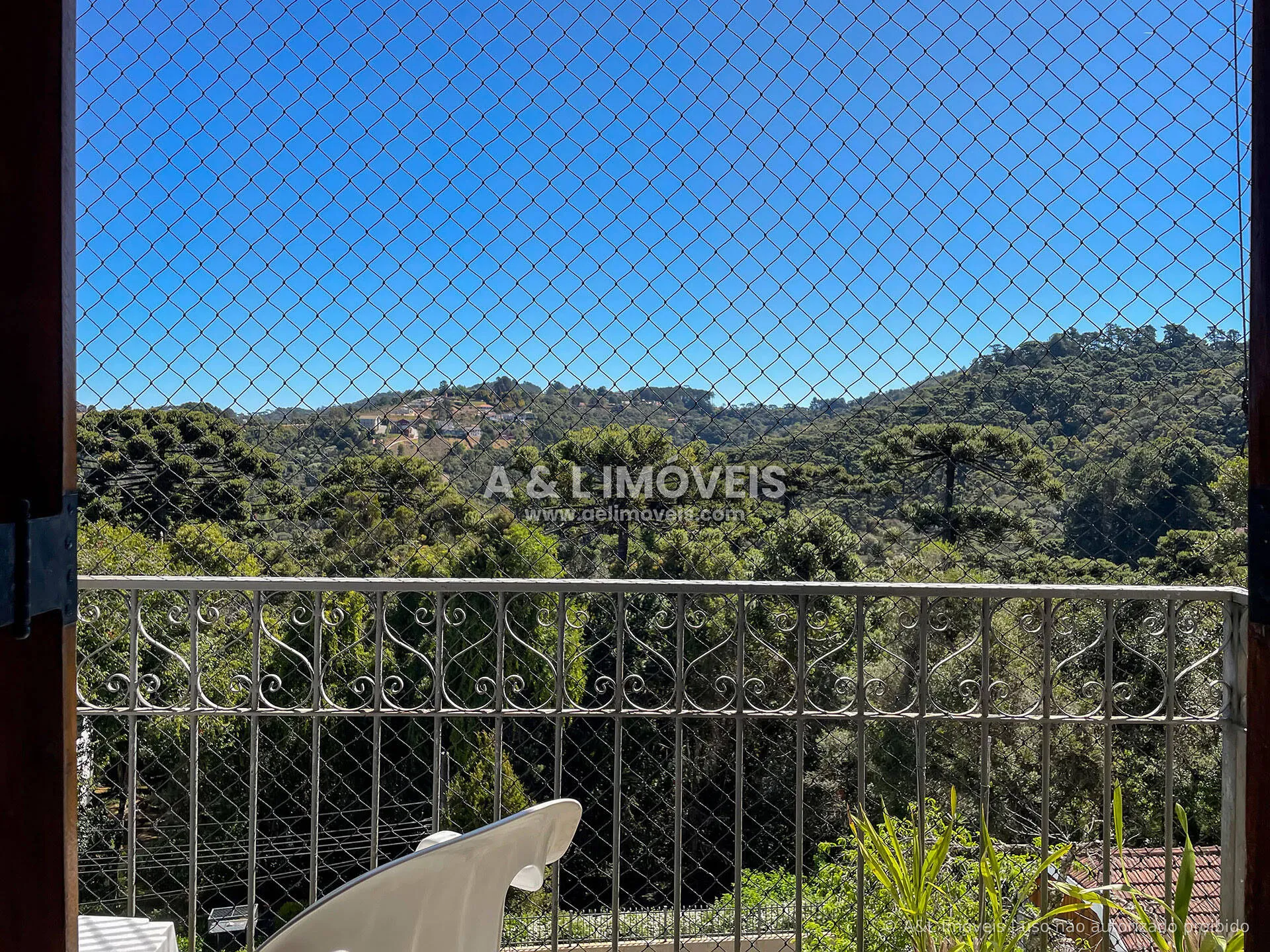 Imagem Apartamento 106,02 m² em Campos do Jordão | Lareira e Living em Madeira