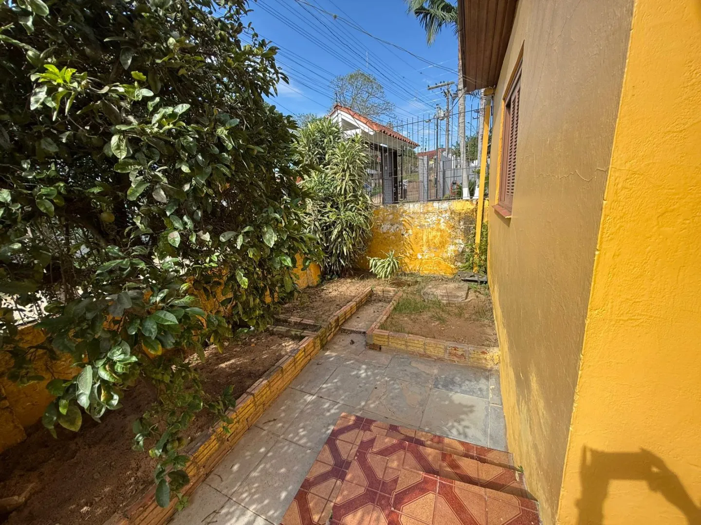 Imagem EXCELENTE OPORTUNIDADE!!! Terreno com Duas Casas à Venda - VIAMÓPOLIS