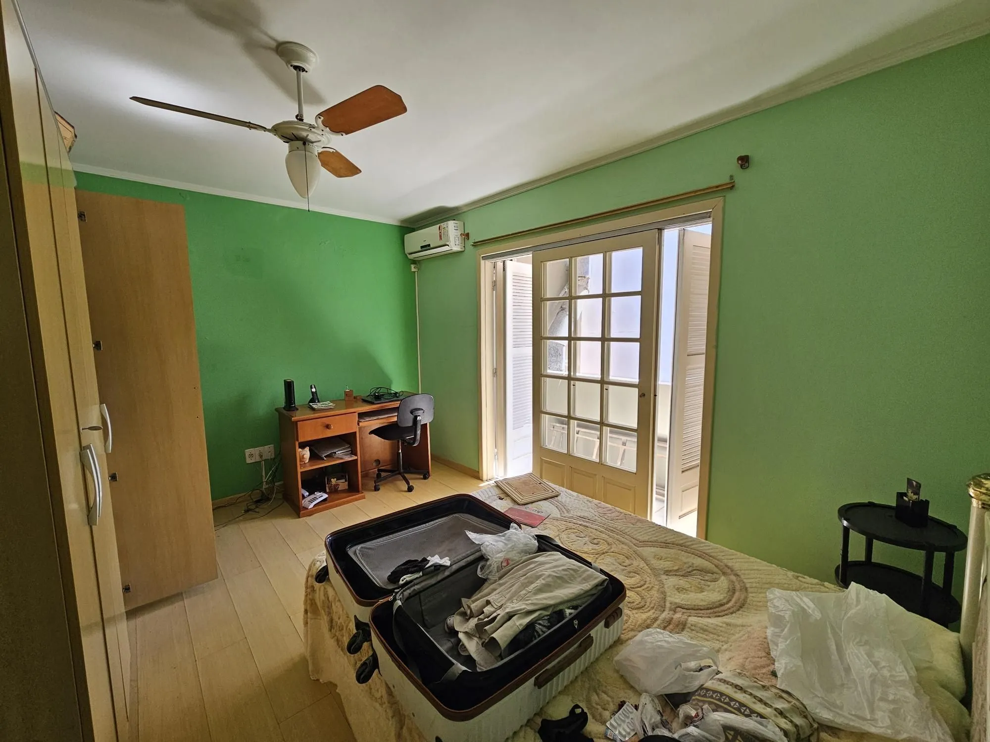 Imagem Casa 03 dormitórios com suite e 02 vagas no Bairro Mont Serrat