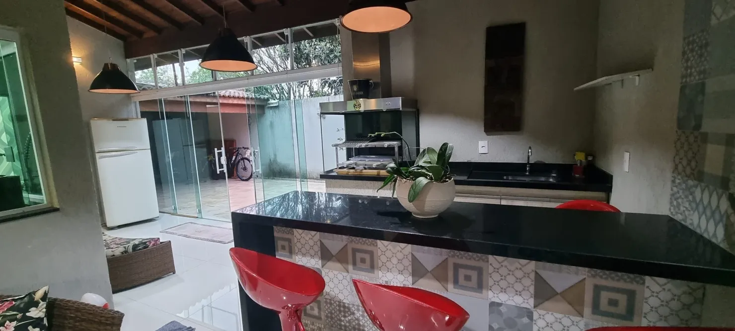Imagem Magnífica Casa no Condomínio Reserva dos Lagos: Espaços Amplos, Acabamentos de Alto Padrão e Vista Única