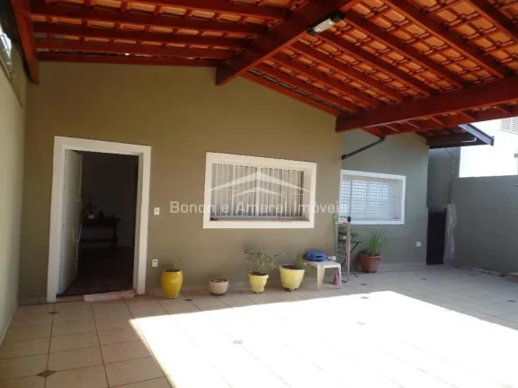 Imagem Casa à venda na Chácara da Barra. 

São duas casas no terreno, totalmente repaginadas
Frente : Ru...