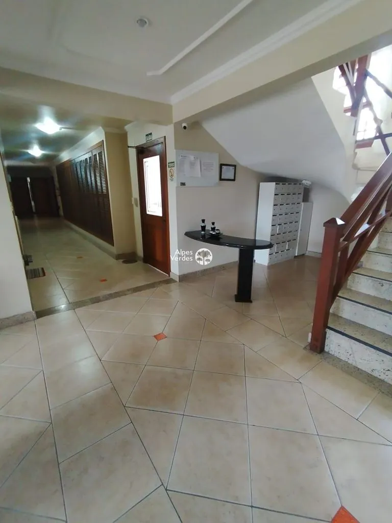 Imagem Vende-se apto mobiliado no centro de Canela- 2 Quartos- R$520.000,00