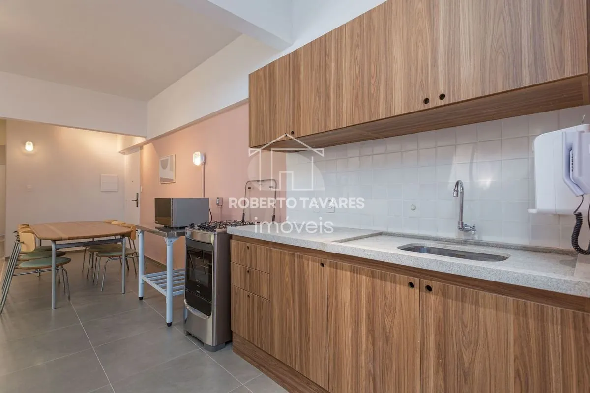 Imagem Apartamento Mobiliado e totalmente Reformado! 145 m2 úteis 5dts e 3 suítes, cozinha aberta para sala - Está a duas quadras da Av. Paulista.
