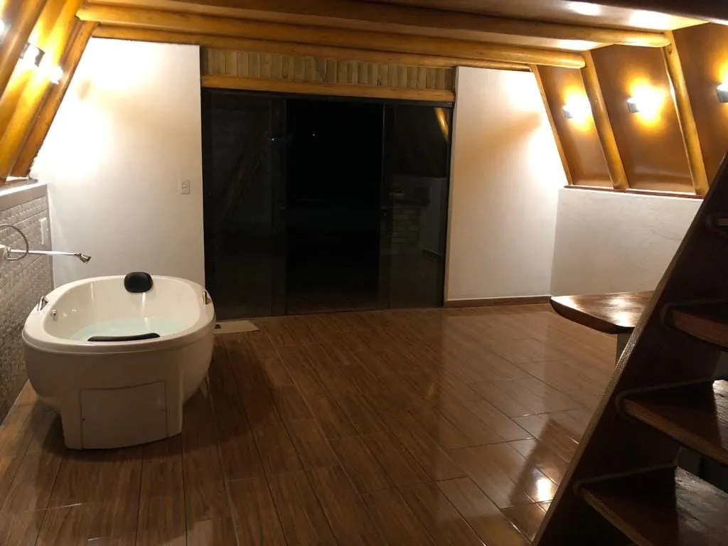 Imagem Chácara à venda 2 Quartos, 3 Vagas, 600M², Goiabal, Pindamonhangaba - SP