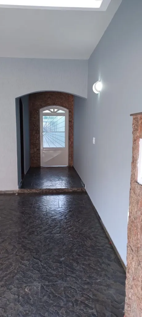 Imagem Sobrado à venda em Santo André-SP: 3 quartos, 1 suíte, 2 banheiros, 2 vagas, 274m² no Jardim Las Vegas!