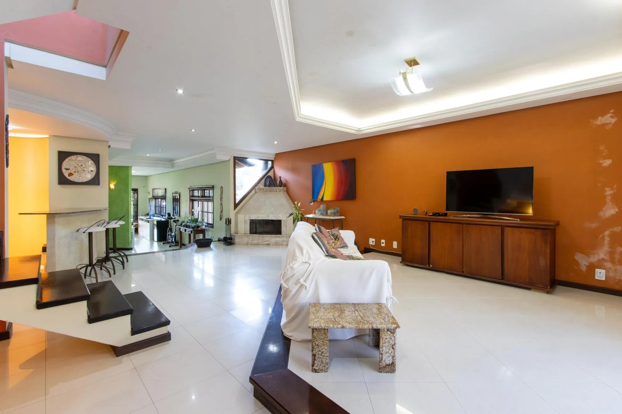 Imagem Casa com 3 quartos e 357m² à venda em Tristeza, Porto Alegre.