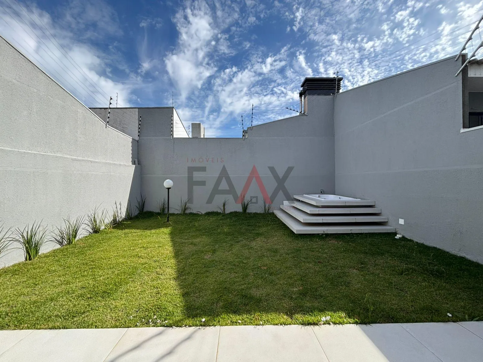 Imagem Sobrado de alto padrão disponível para locação no Alto da XV. 235 m²