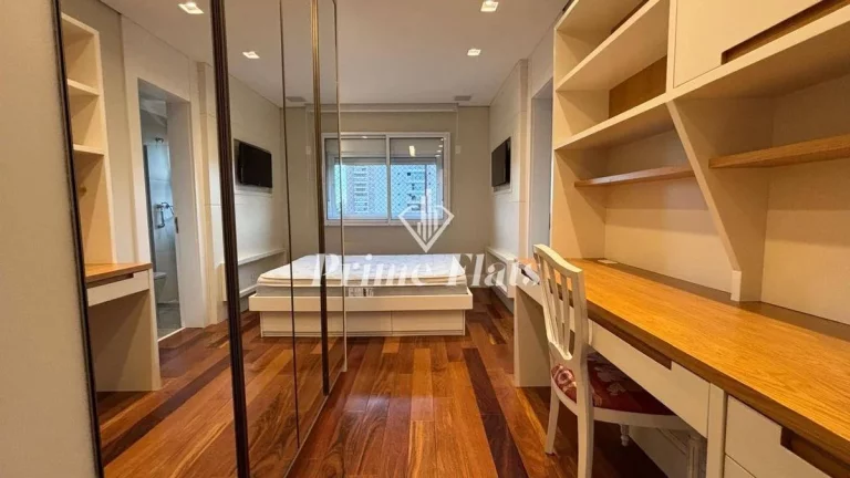 Imagem Apartamento disponível para venda no Condomínio Nova York Penthouses, com 210m², 4 dormitórios e 3 vagas