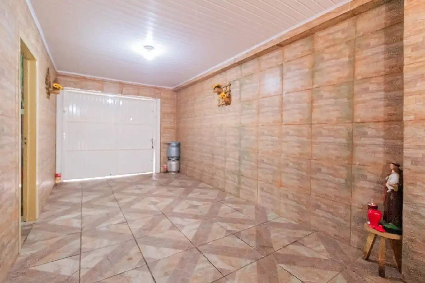 Imagem Casa com 2 dormitórios no bairro Sarandi, Porto Alegre