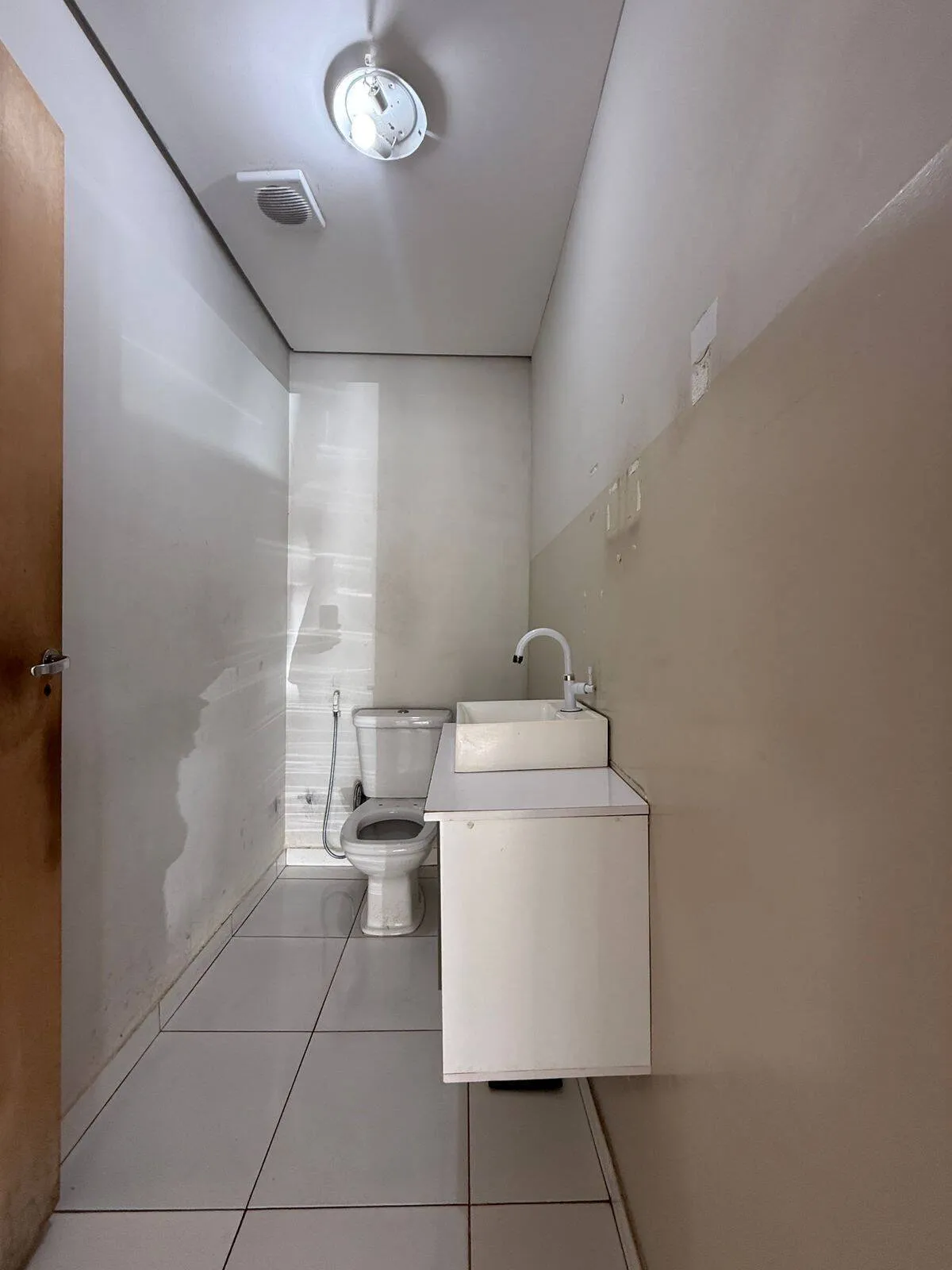 Imagem SALA COMERCIAL À VENDA OU LOCAÇÃO ED. COPA EXECUTIVO CENTER POÇÃO