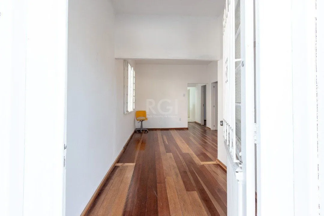 Imagem Casa para Venda - 180.2m², 3 dormitórios, 3 vagas - Medianeira