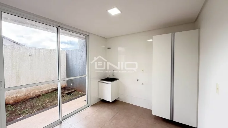 Imagem Sobrado Suíte + 2 Quartos - Bairro Cadorin