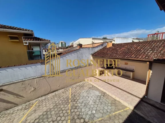 Imagem Sobrado com 2 Dormitórios a 250m da Praia Martim de Sá